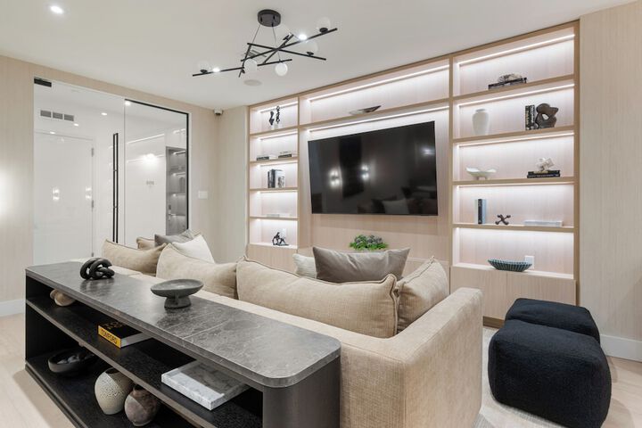 Lounge 603 of 626