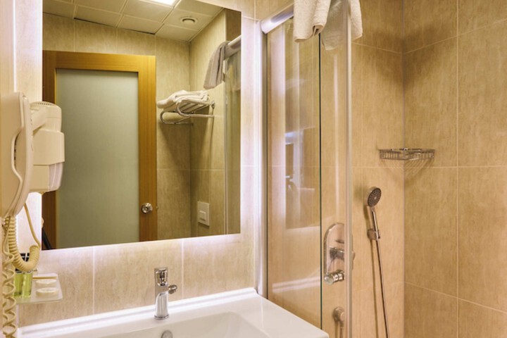 Room 21 of 47
