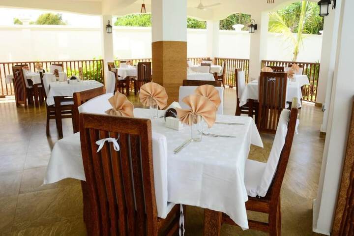 Dining 98 of 148