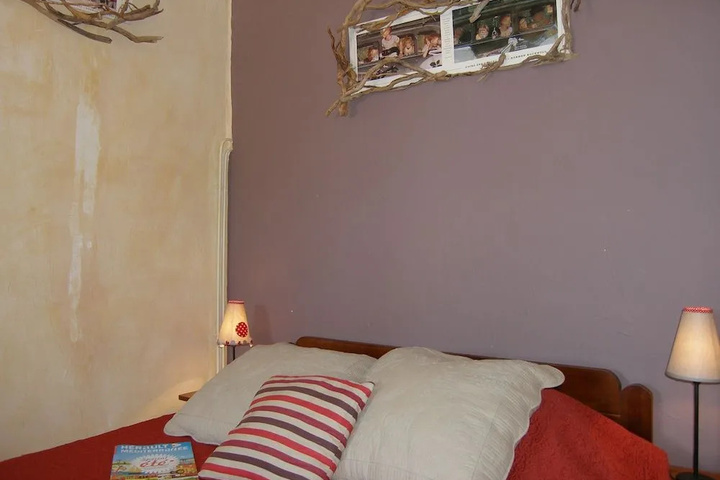 Room 6 of 16