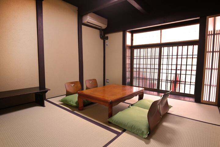 Room 2 of 14