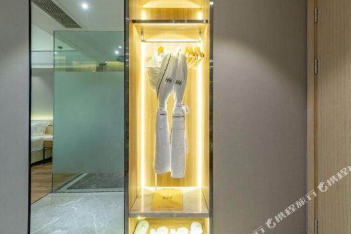 Manhattan Hotel (Guilin North High-speed Railway Station Flagship)