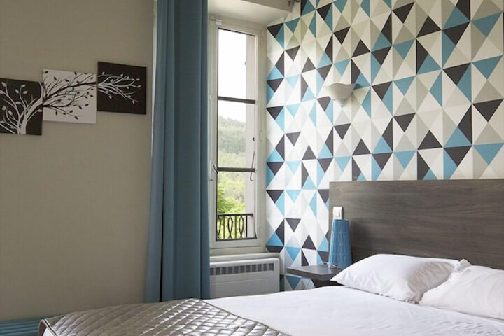 Room 3 of 12