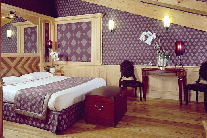 Room 16 of 73