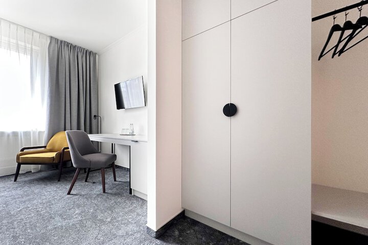 Room 37 of 108