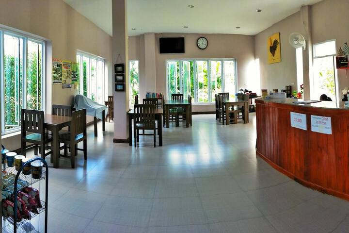 Entrance & Lobby