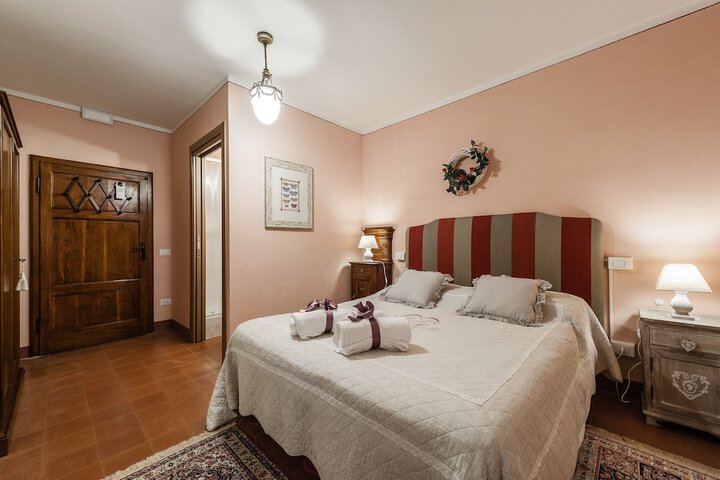 Room 4 of 141