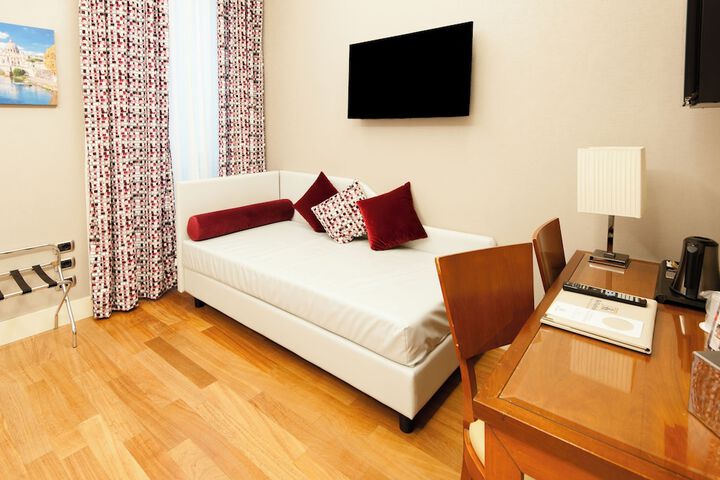 Room 46 of 157