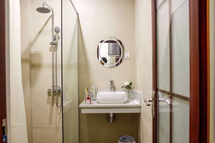Room 14 of 36