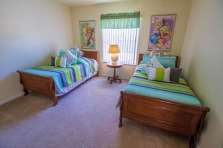 Room 18 of 29