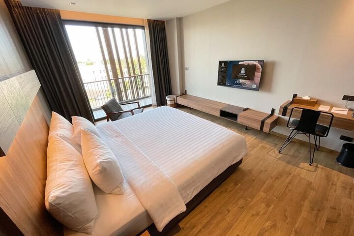 Room 10 of 56