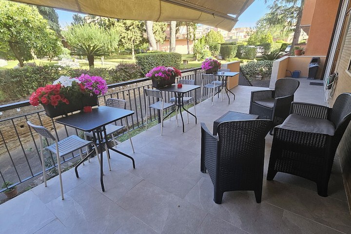 Hotel Exterior 65 of 75