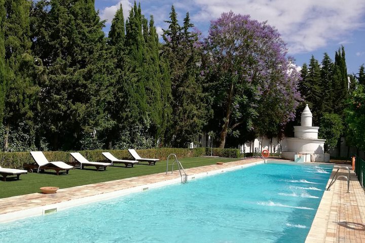 Pool 65 of 106