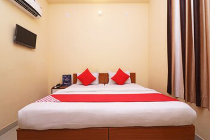 Room 33 of 48