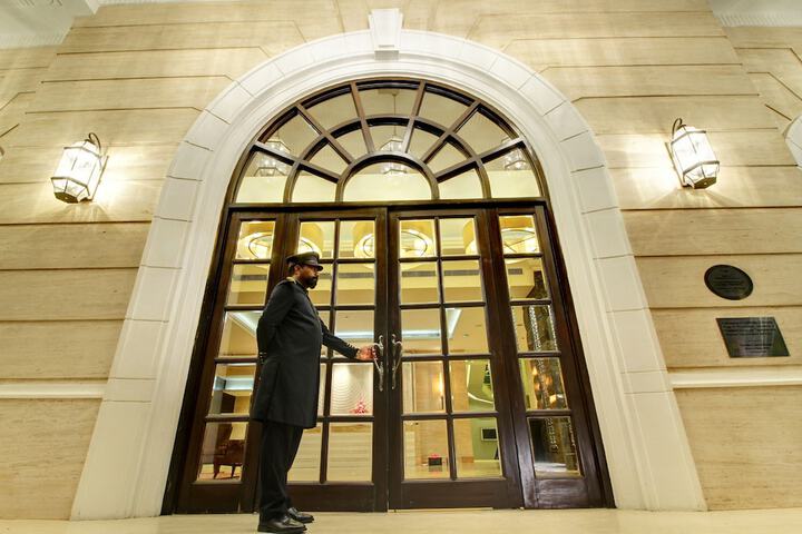 Entrance & Lobby