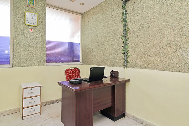 OYO 24605 Grand Season