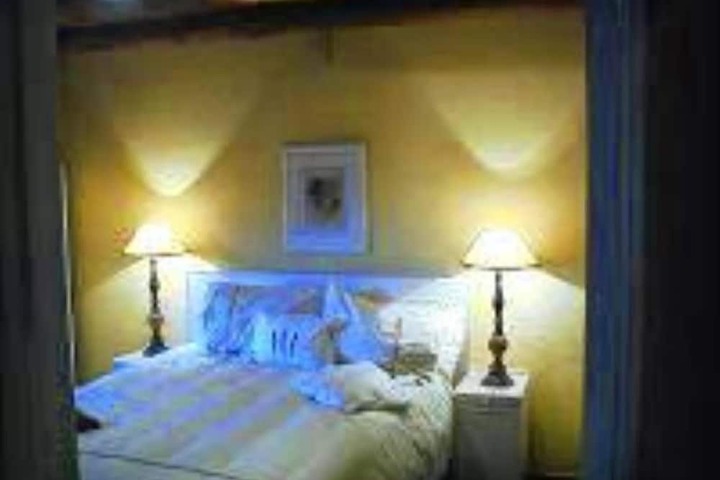 Room 2 of 38