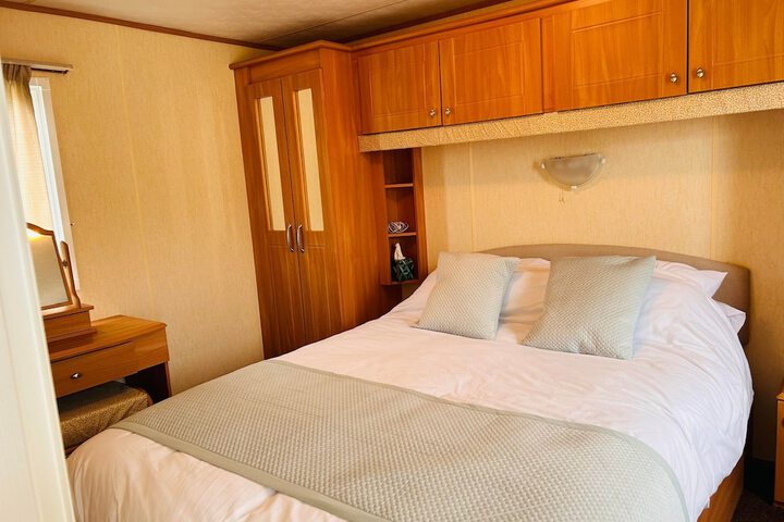 Room 2 of 13