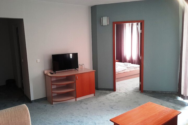 Room 5 of 52
