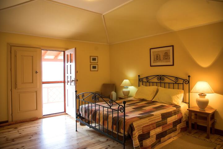 Room 8 of 32