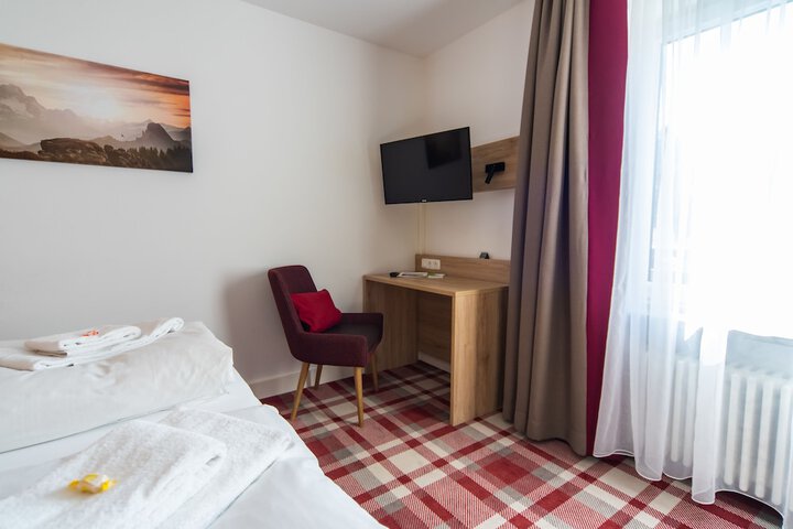 Room 9 of 47