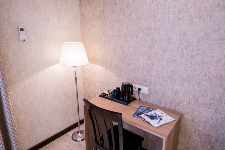Room 32 of 66