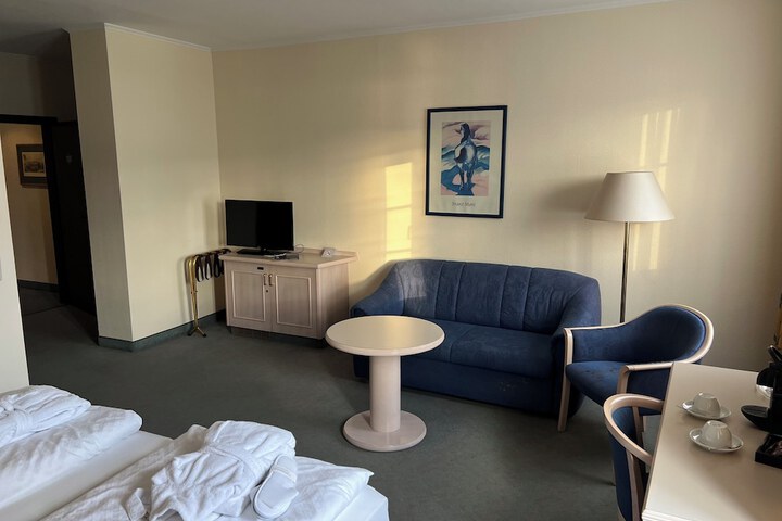 Room 3 of 51