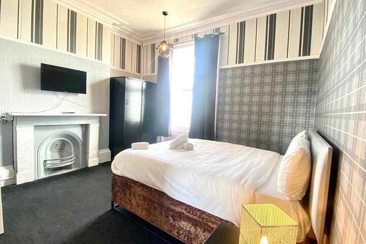 Room 44 of 99