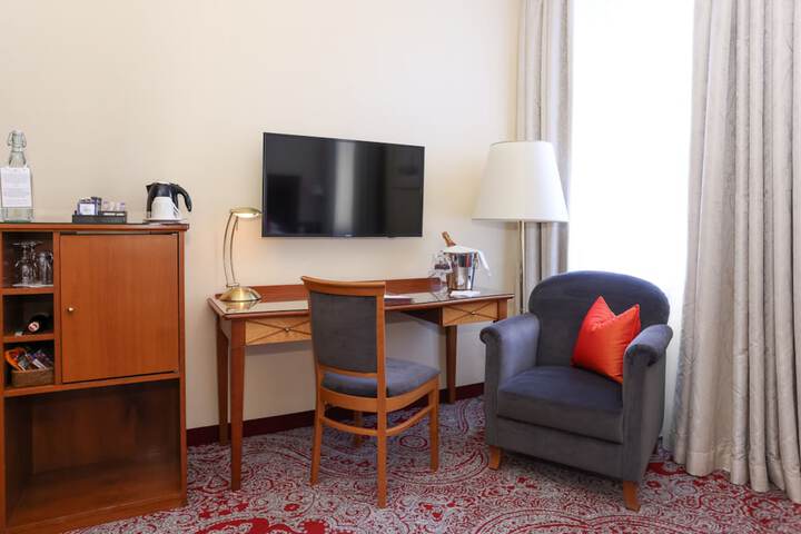 Room 16 of 65