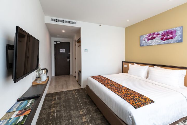 Room 6 of 42