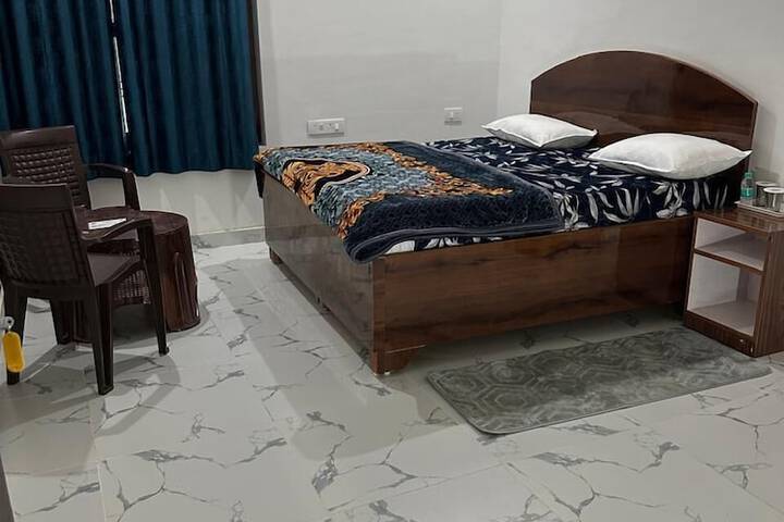 Room 6 of 29
