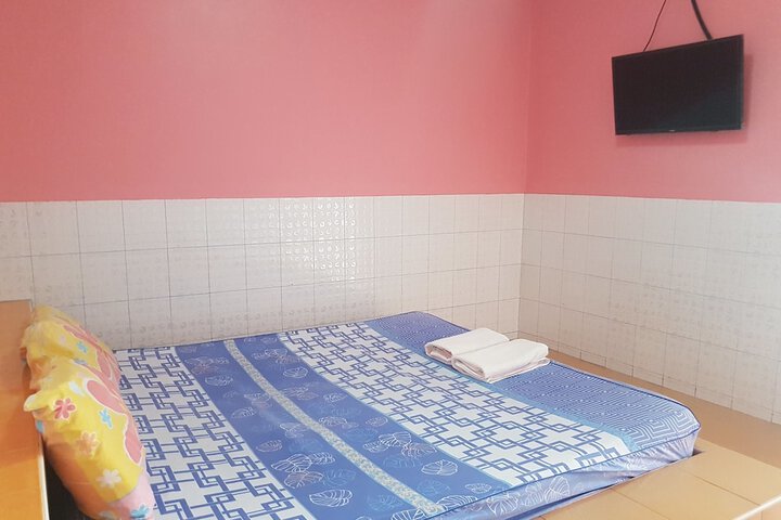 Room 8 of 16
