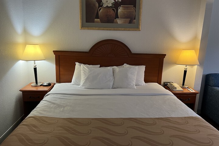 Room 3 of 34