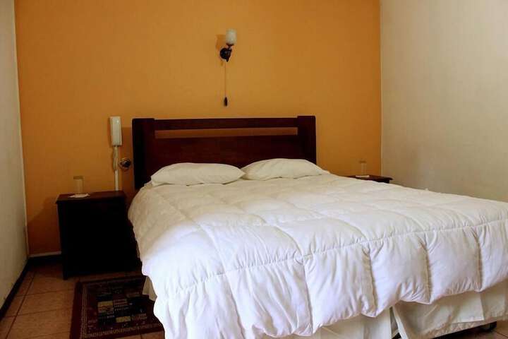 Room 2 of 53
