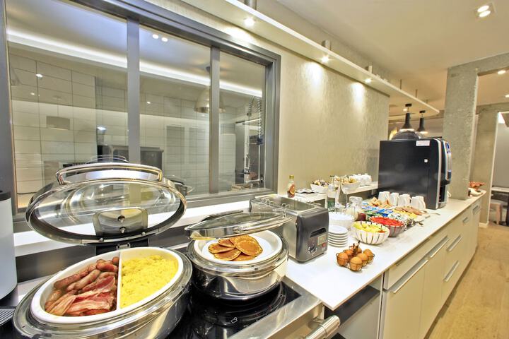 Breakfast area
