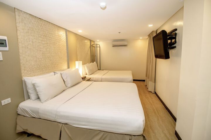 Room 5 of 32