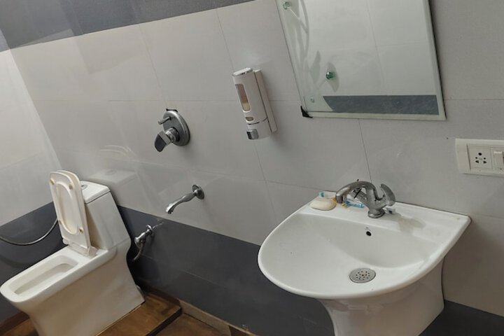 Room 16 of 20