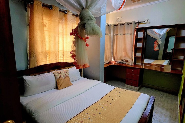 Room 25 of 63