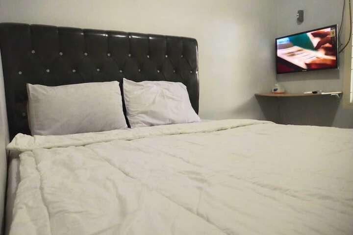 Room 7 of 13