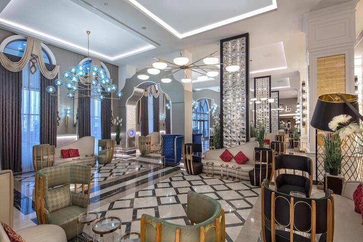 Entrance & Lobby