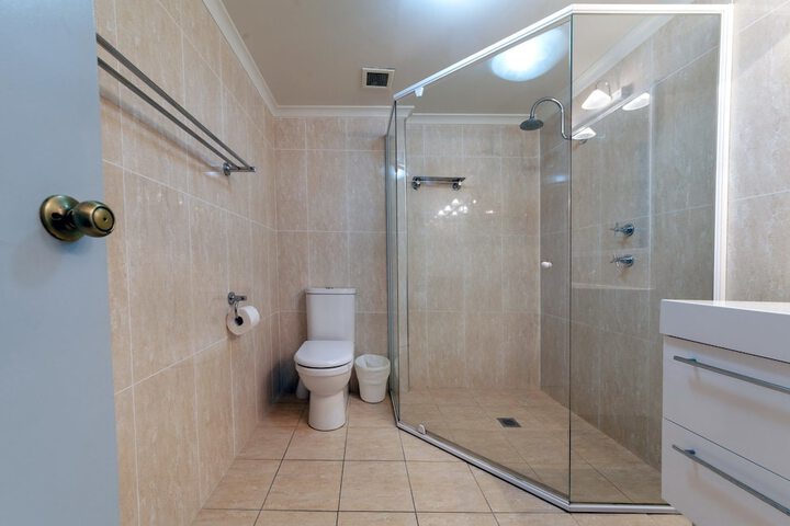 Room 182 of 216