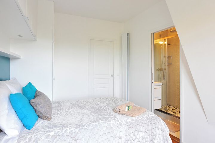 Room 2 of 15