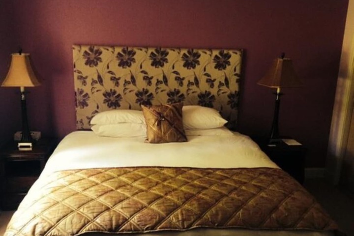 Room 11 of 80