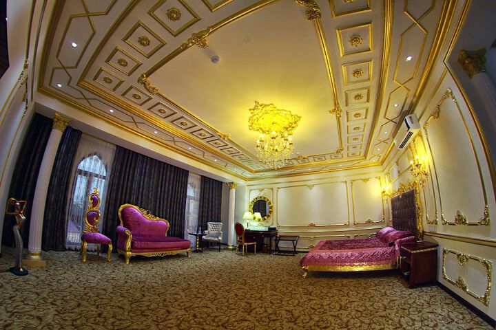 Room 9 of 39