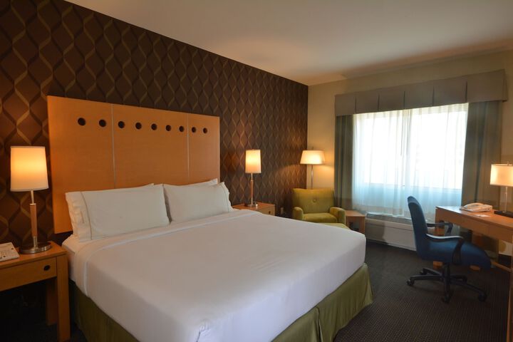 Room 16 of 50