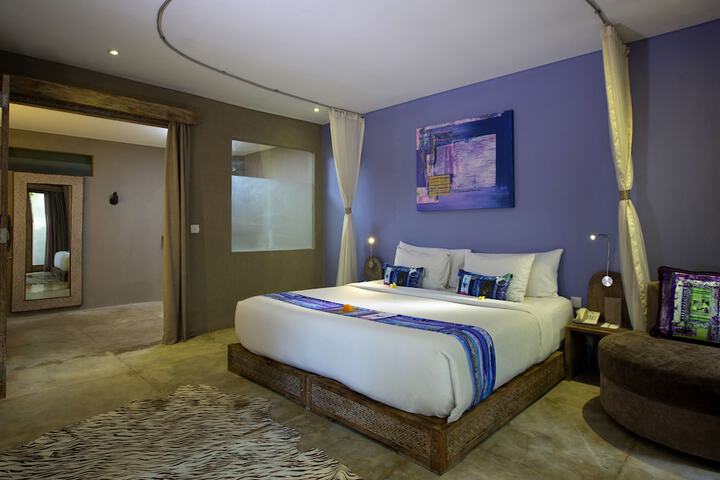 Room 42 of 227