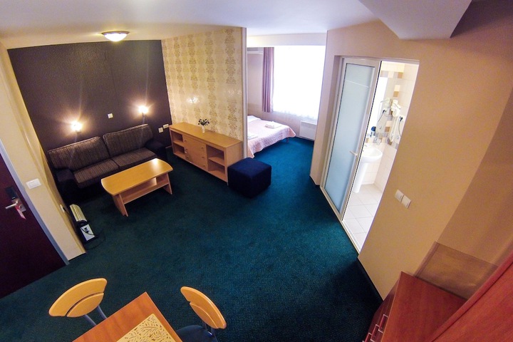 Room 12 of 64