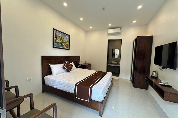Room 6 of 27