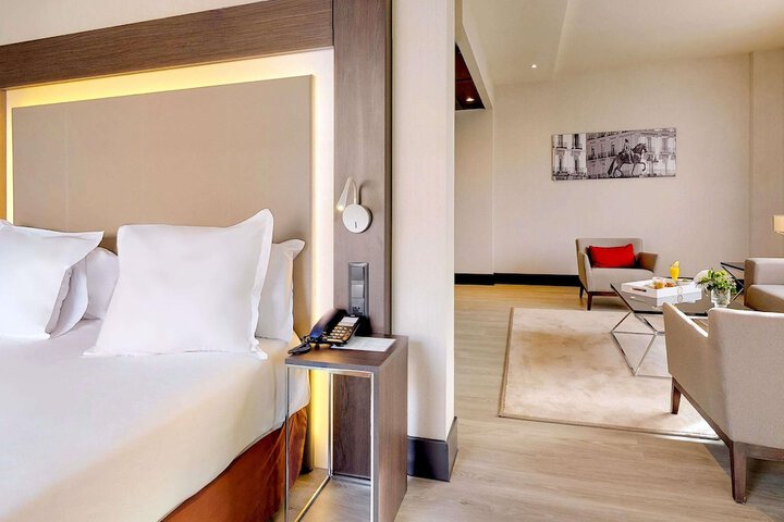 Room 51 of 206