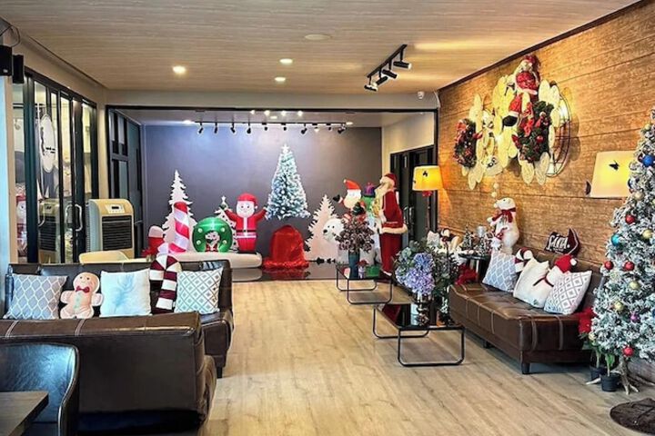 Hotel Interior 7 of 43